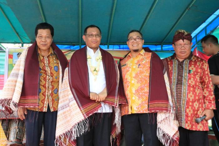 Peresmian Gedung RKB dan Rumah Dinas Guru SMP Negeri 41 Dibumbui Acara 'Mangulosi'