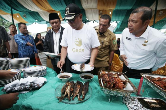Akhyar Nasution Kembali Ajak Masyarakat Kota Medan Jangan Takut Makan Ikan