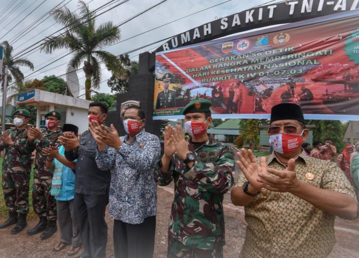 Gerakan Tepuk Tangan 56 Detik, Untuk Hormati Tenaga Kesehatan Di Sidimpuan