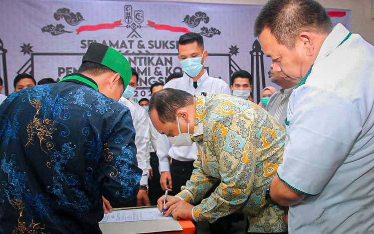 Asisten III Setda Hadiri Pelantikan HMI Sidimpuan