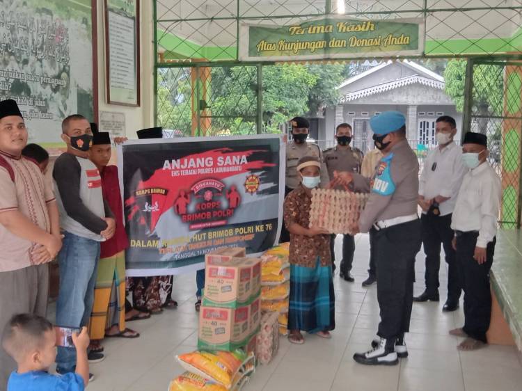 HUT ke- 76, Mantan Brimob di Polres Labuhanbatu Anjangsana ke Panti Asuhan