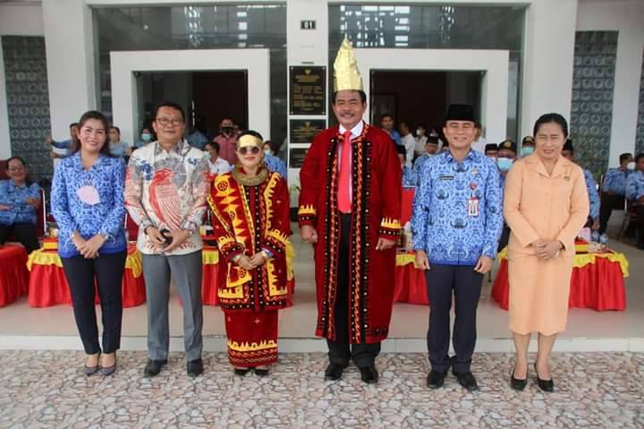 Pemerintah Kabupaten Nias Barat Launching Batik Dan Baju Adat Daerah Nias Barat