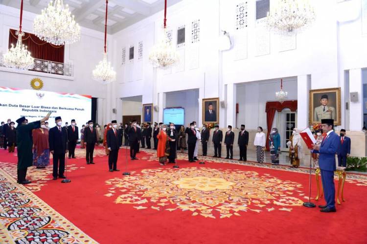 Presiden Lantik 12 Duta Besar RI untuk Negara Sahabat