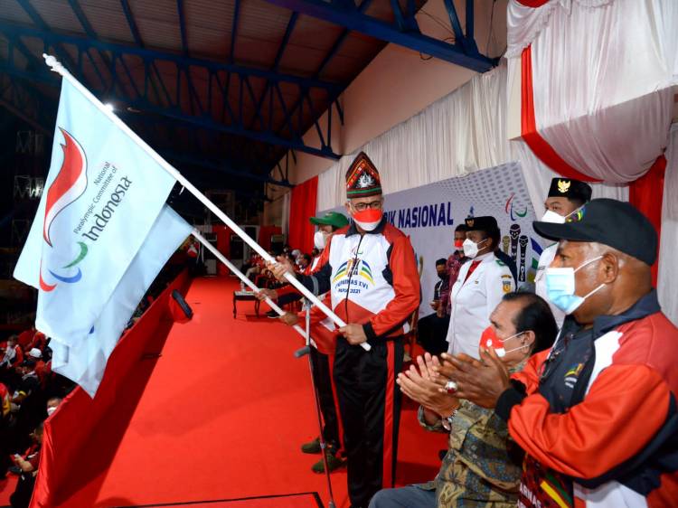 Tutup Peparnas XVI Papua, Presiden: Bukan Hanya Torang Bisa, tetapi Torang Hebat