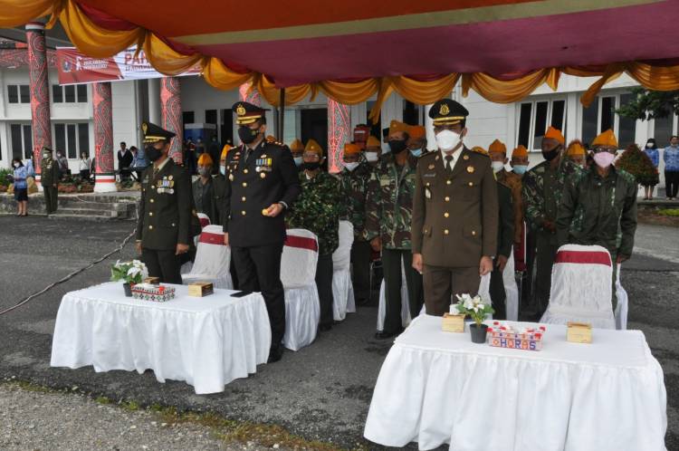 Kapolres Humbang Hasundutan Hadiri Upacara Peringatan Hari Pahlawan Ke-76 Tahun 2021