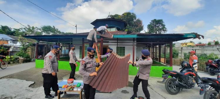 Brimob Polda Sumut Gelar Bhakti Sosial Lakukan Perbaikan Musholla Ukhuwah Binjai Timur