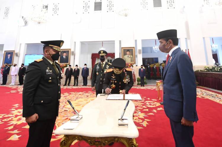 Presiden Jokowi Lantik KSAD di Istana Negara