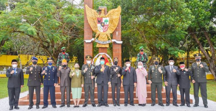 Forkopimda Sidimpuan Ziarah Ke Taman Makam Pahlawan