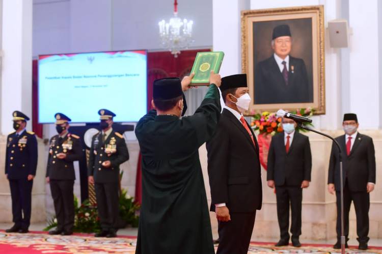 Presiden Joko Widodo Lantik Kepala BNPB
