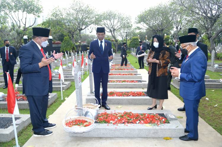 Hari Pahlawan 2021, Presiden Pimpin Upacara Ziarah Nasional di TMP Kalibata