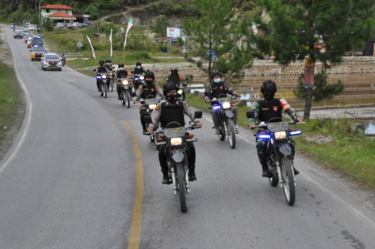 Polres Humbang Hasundutan Patroli Skala Besar Menjelang Pilkades Serentak