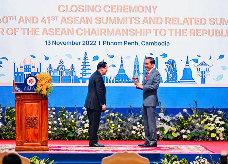 Indonesia Terima Keketuaan ASEAN 2023 dari Kamboja