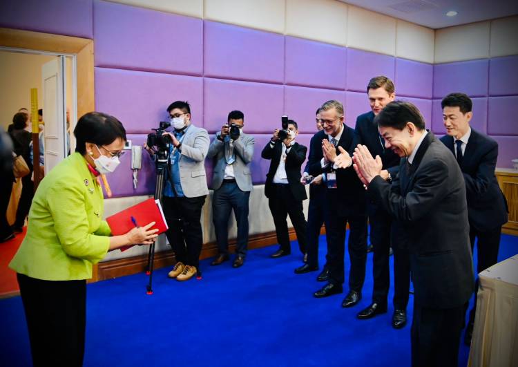 Bertemu Presiden ADB, Presiden Jokowi Diskusikan Pertumbuhan Ekonomi ASEAN 2023