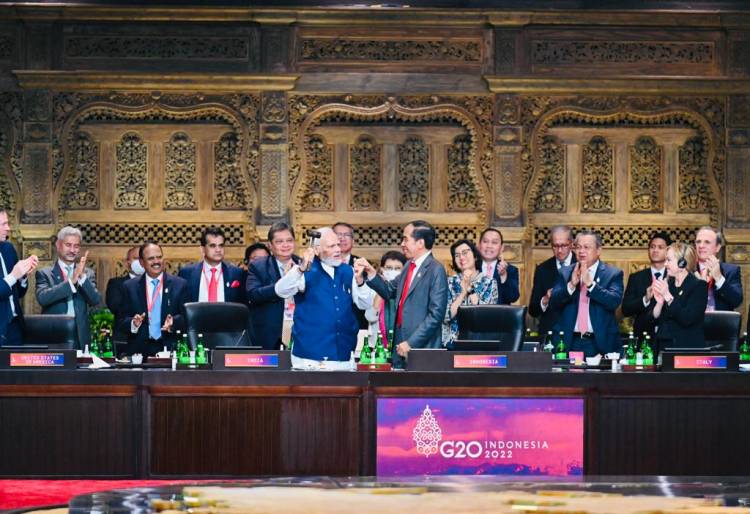 Presiden Jokowi Serahkan Presidensi G20 kepada PM India
