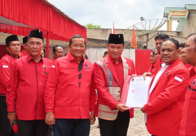 Niko Demus Munthe Di Lantik  Ketua PAC PDI-P Kecamatan Doloksanggul Humbahas