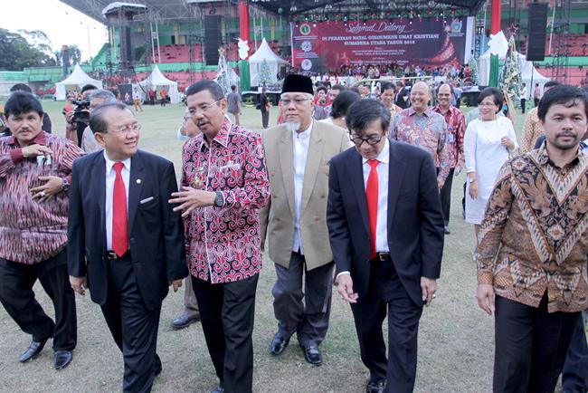 Natal Oikumene, Dr RE Nainggolan,MM : Mari Rajut Persaudaraan di Tahun 2017
