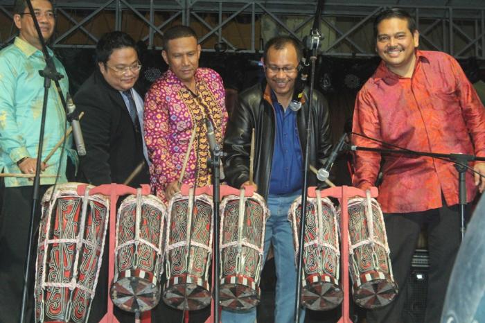 Akhyar Nasution dan Parlindungan Purba di Penutupan Christmas Season XII Tahun 2016
