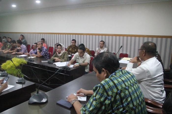 Akhyar Nasution Evaluasi Kinerja Layanan Perizinan Kota Medan
