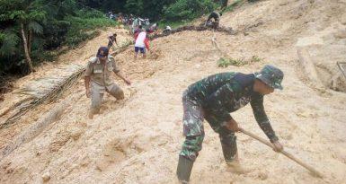 Longsor Besar Landa Marancar, Jalan Penghubung Dua Kecamatan Putus Total