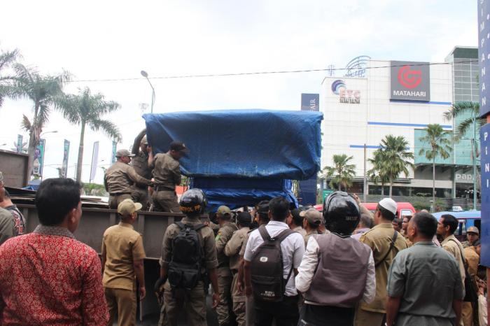 Sempat Ricuh, PK5 Petisah dan Depan Plaza Medan Fair Kembali Ditertibkan