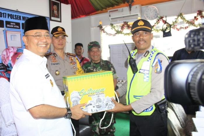 Wali Kota Tinjau 3 Pospam Lilin Toba 2017