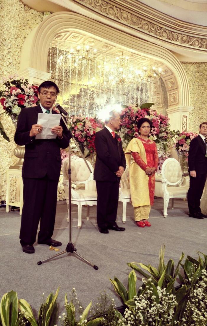 Membaku - bukukan Pelaksanaan Prosesi Adat