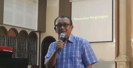 Dr RE Nainggolan Fokus Kegiatan Kemasyarakatan