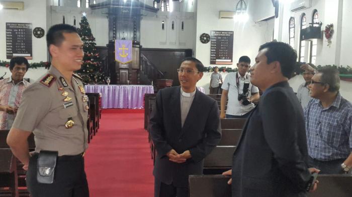 Suasana Natal, Kapolrestabes Tinjau Persiapan Gereja di Medan