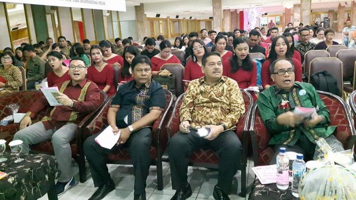 Tim LPPD Medan Hibur Warga di Natal PWI Sumut