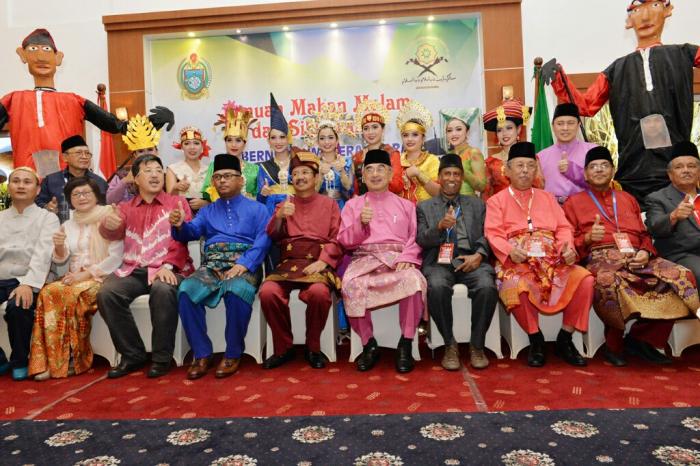 Gubernur Jamu Peserta Konferensi DMDI dan Jambore Pemuda Remaja Masjid ASEAN