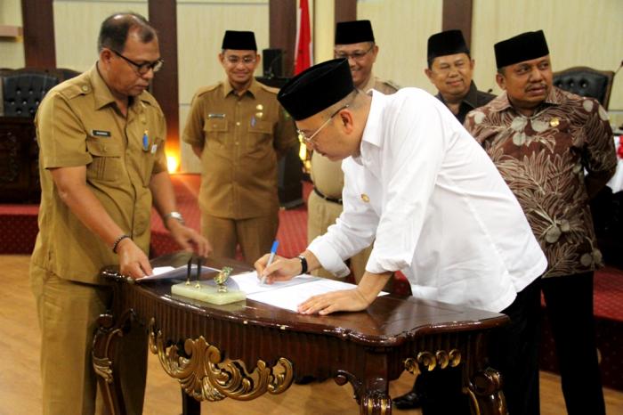 DPRD Setujui Ranperda No.11 Tahun 2016 Ditetapkan Menjadi Perda