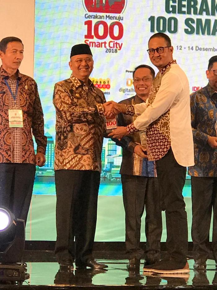 Kementrian Kominfo Beri Wali Kota Penghargaan Gerakan Menuju 100 Smart City 2018