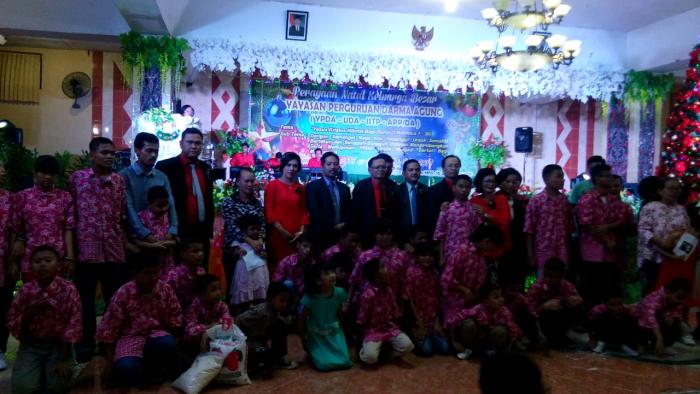 Natal Keluarga Besar Yayasan Perguruan Darma Agung, Berbagi Kasih