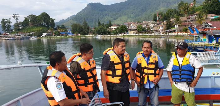Jelang Natal dan Tahun Baru, Anggota DPD RI Tinjau Keamanan Pelayaran Danau Toba