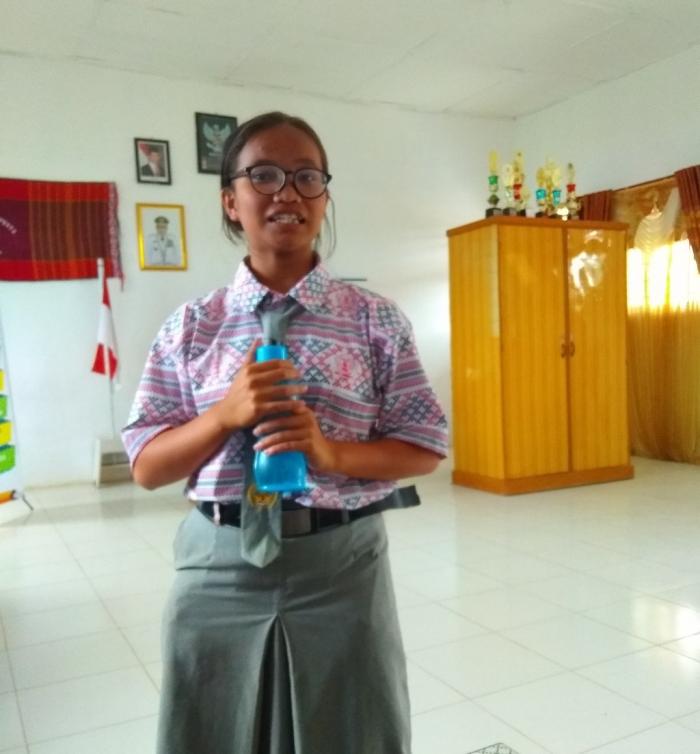 Putri Ayu Siswi SMAN 1 Uluan Tobasa Juara Karya Tulis Tingkat Provinsi