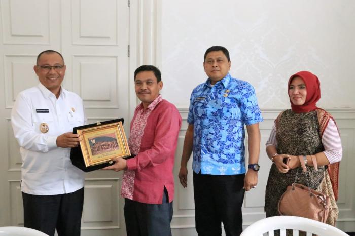 Wakil Bupati Mukomuko Kagumi Majunya  Investasi Di Medan