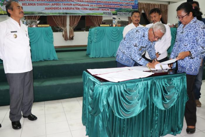 DPRD Kabupaten Toba Tetapkan R-APBD 2020 Rp 1.143 Triliun