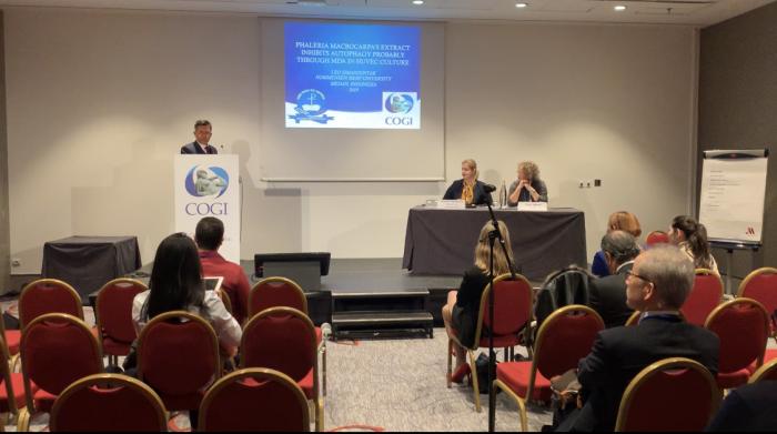 Teliti Pemanfaatan Tanaman Obat Mahkota Dewa, Dosen F. Kedokteran UHN Medan Presentasi di Forum COGI Paris Perancis 