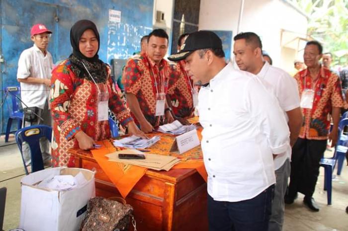 Bupati Labuhanbatu Cek Monitoring Pilkades Serentak