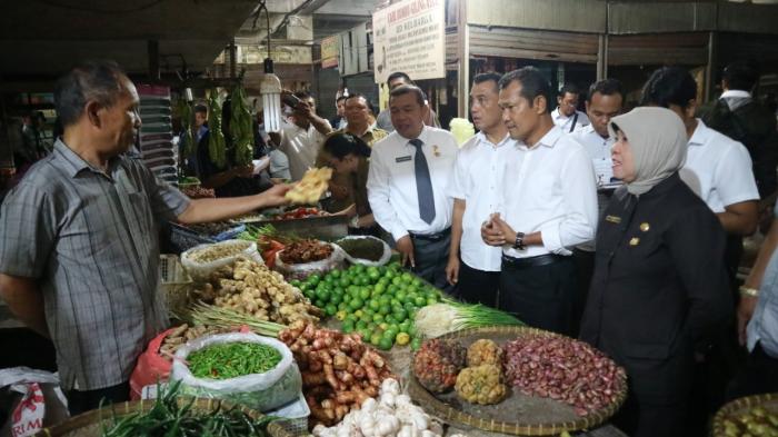 Harga Bawang Merah dan Telur Mulai Merangkak Naik