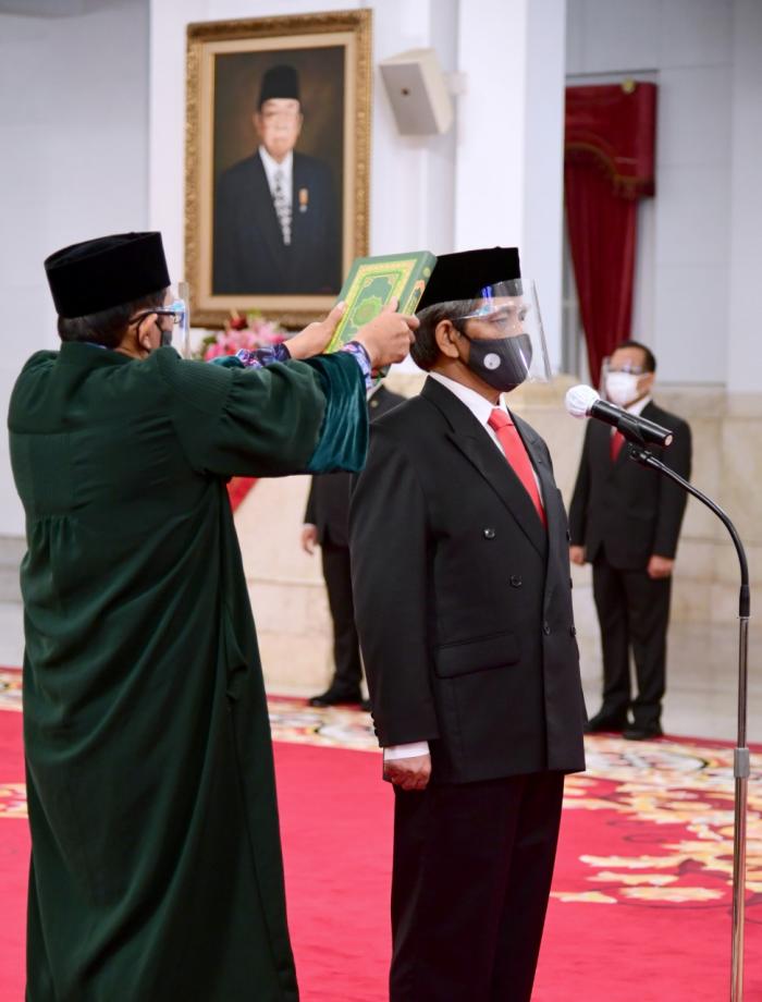 Presiden Jokowi Lantik Kepala BNN dan BRGM di Istana Negara