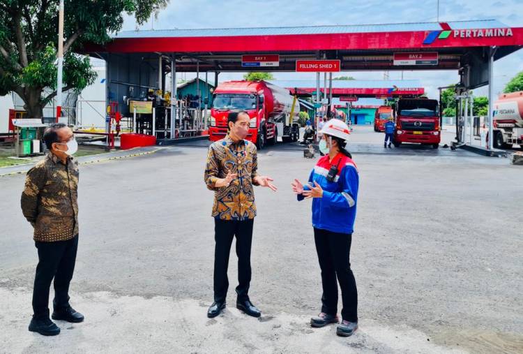 Presiden Jokowi Tinjau Terminal BBM di Bali
