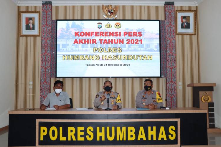 Polres Humbahas Melaksanakan Konfrensi Pers Akhir Tahun 2021