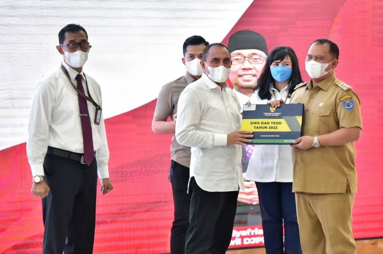 Bupati Labuhanbatu Terima DIPA dan TKDD Dari Gubsu