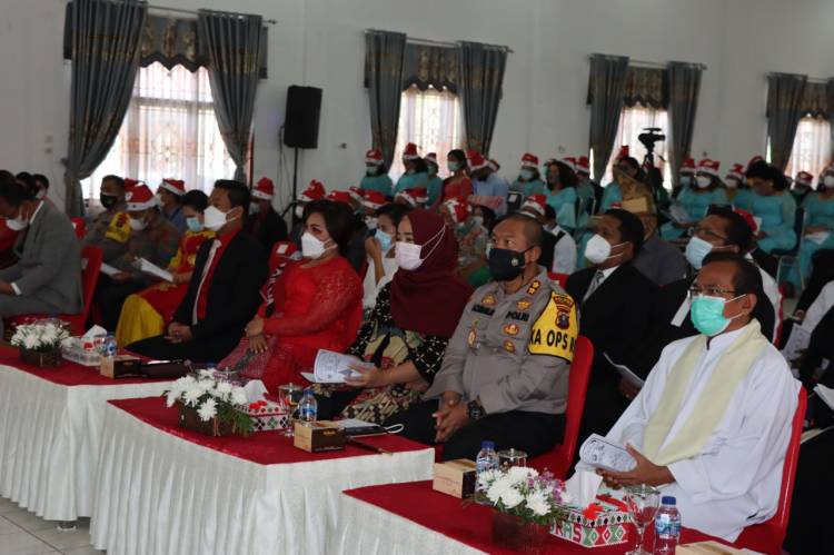 Kapolres Achmad Muhaimin,S.I.K,M.H,Hadiri Perayaan Natal Bersama Kabupaten Humbang Hasundutan Tahun 2021