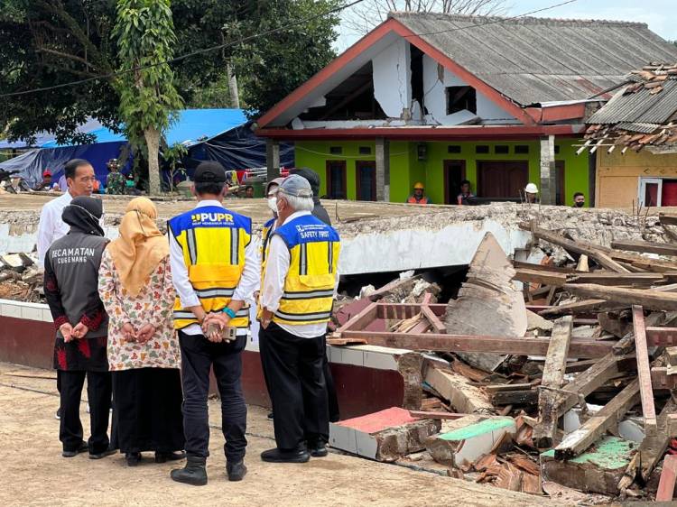 Tinjau SDN Sukamaju 1, Presiden Instruksikan Pembangunan Selesai dalam Tiga Bulan