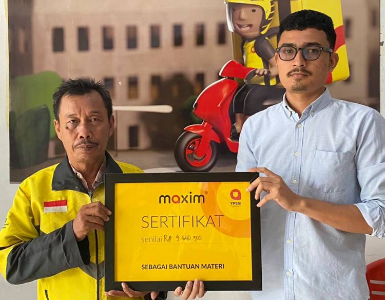 Maxim Berikan Santunan Lebih Dari Rp9.000.000 Kepada Mitra Pengemudi Yang Alami Kecelakaan di Medan