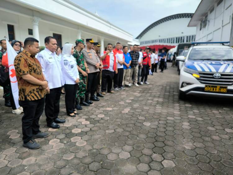 Pemkab Labuhanbatu Kirim 12 Truk Bantuan untuk Korban Banjir di Tapteng, Tapsel, dan Taput
