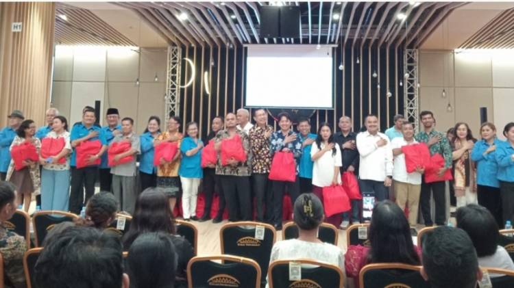 Peduli Para Guru, MPKW Sumut-Aceh Dan Mitra Berbagi di Natal 2025