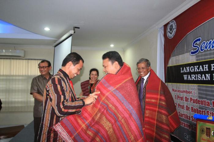 Langkah Pengajuan Ulos Menjadi Warisan Budaya Dunia ke UNESCO